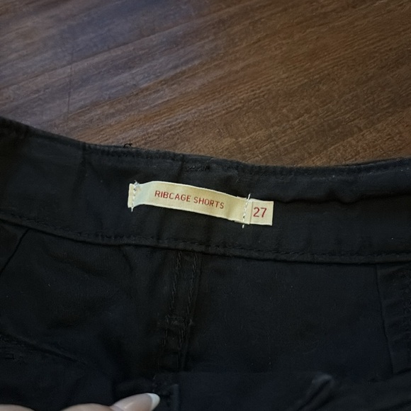 Black Levi’s Ribcage Shorts - Picture 2 of 4